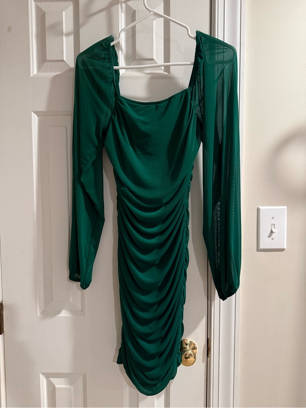 Elegant Green Ruched Long-Sheer Sleeved Dress